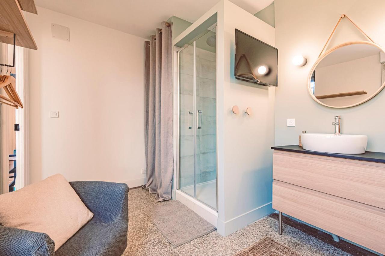 Charme de l'ancien pour cet appartement entièrement rénové dans l'hypercentre de Reims Exterior foto